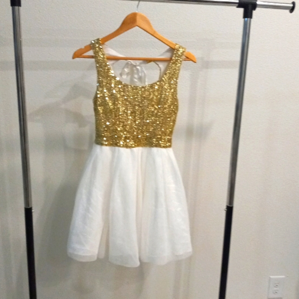 ~ B.Darlin white and gold cute dress ~ size 5/6 ~